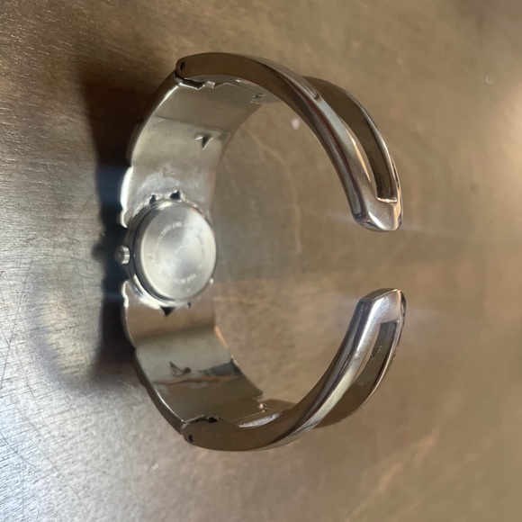 Pink and silver cuff watch - Picture 2 of 3